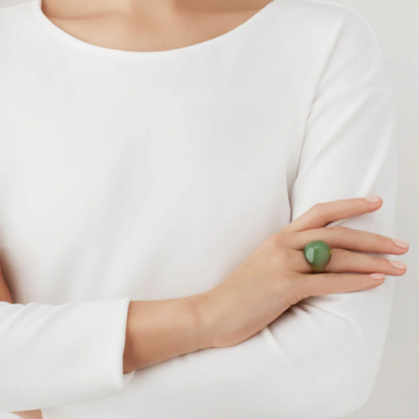 Cabochon Ring Antinea green crystal