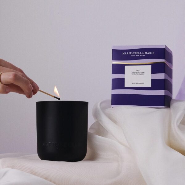 Limited Edition Scented Candle Violet Muse