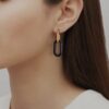 Empreinte animale earrings Black crystal, yellow gold plated - Image 2